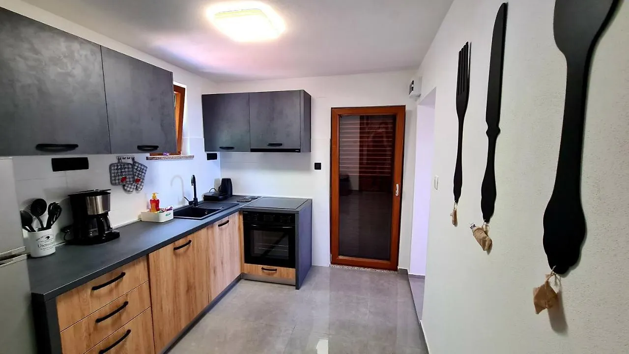 Holiday home Holiday House With A Parking Space Milovac, Paklenica - 15168 Starigrad Paklenica
